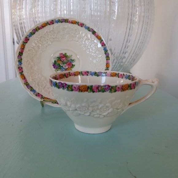 Vintage Crown Ducal Gainsborough England Teacup and Saucer Set, RN749657 - Picture 6 of 7